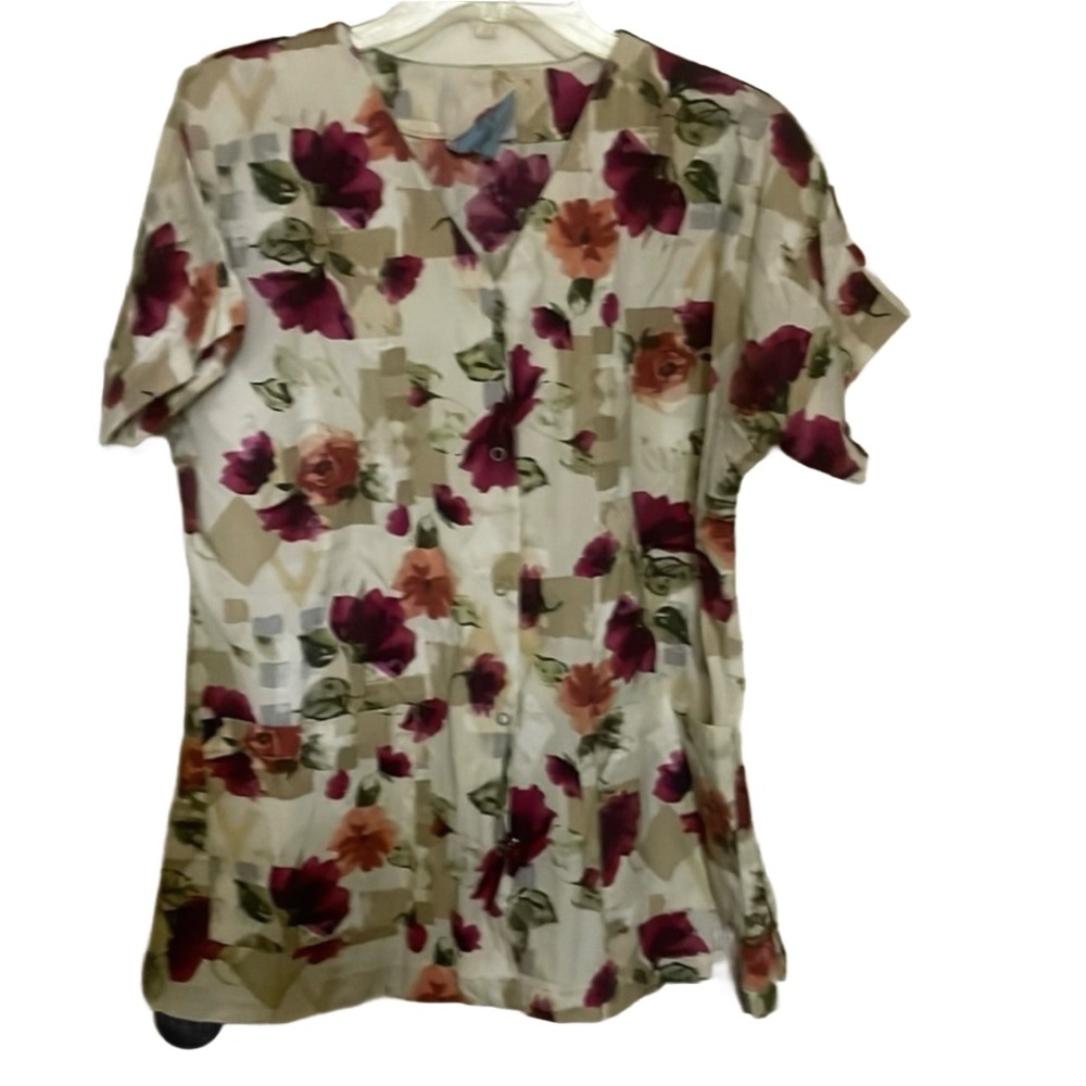 White swan working scrubs vintage 1990’s floral scrub top size small
